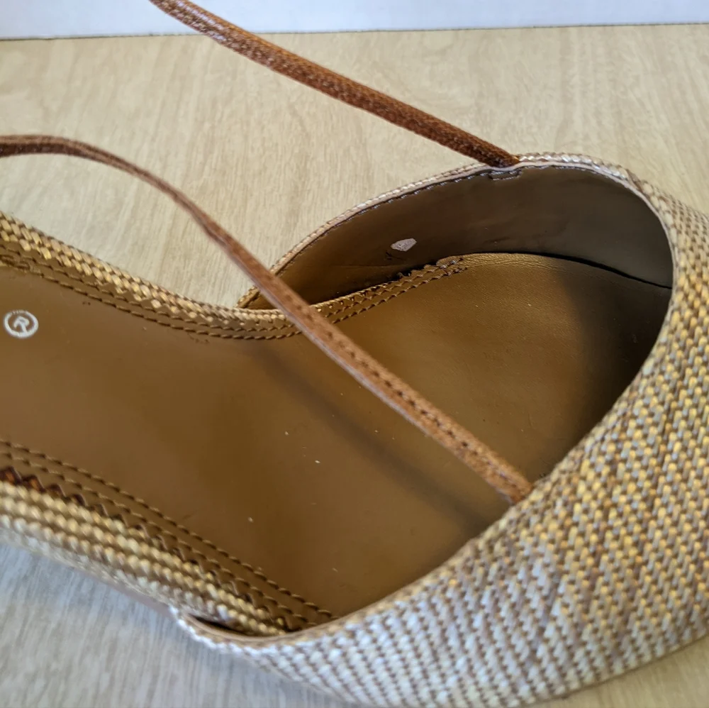 New A. Marinelli Matte Gold & Tan Woven Slingback Heels 8 - Picture 8 of 9